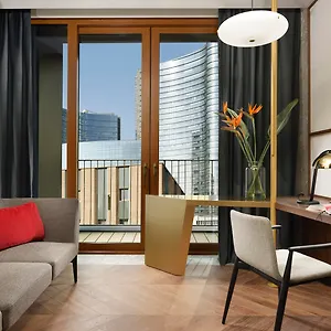 Verticale | Esperienze 4* Milán